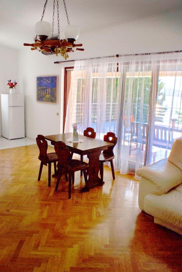 Apartmani Ribarica**** Karlobag Exterior foto
