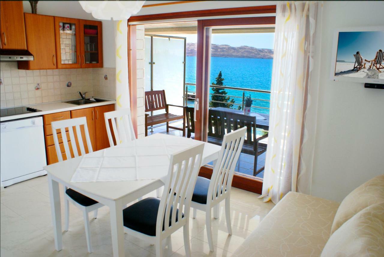 Apartmani Ribarica**** Karlobag Exterior foto
