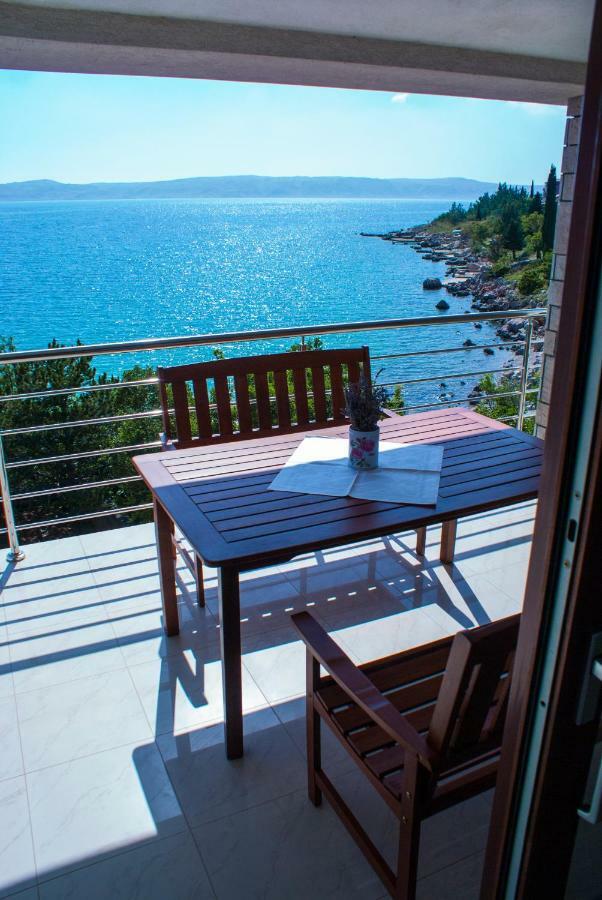 Apartmani Ribarica**** Karlobag Exterior foto